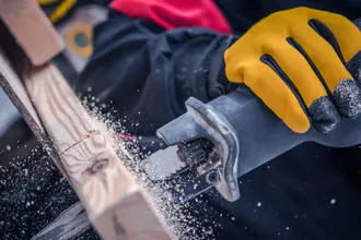 Demonstrate the safe and correct use of power tools 